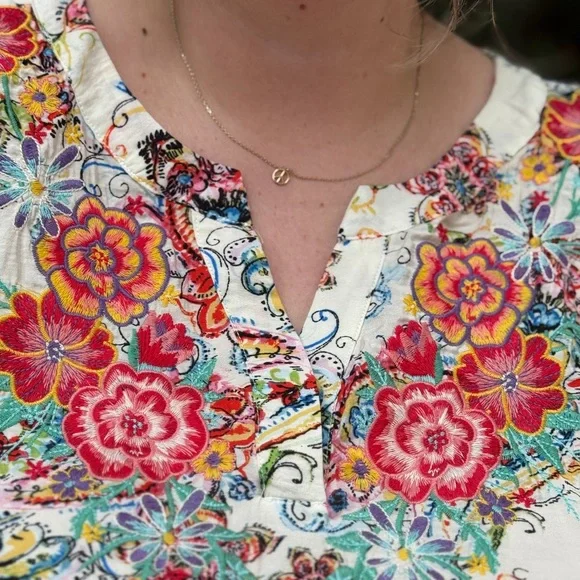 Savanna Jane Embroidered Floral Print Women's Top - Picture 3 of 3